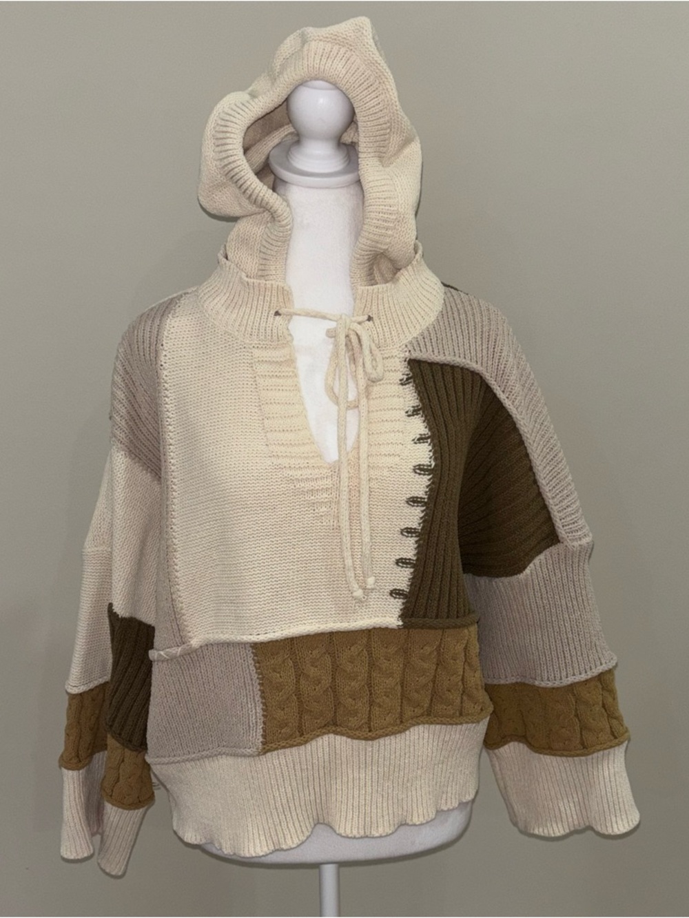 POL Patchwork hood Pullover in Cream and Brown